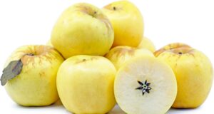 Calories in small golden delicious apple small